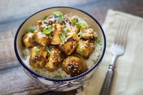 An easy recipe for Sticky Chinese Lemon Chicken (30-Minute Mondays!)