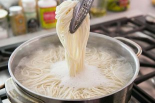 asian-noodle-salad-method-600-1