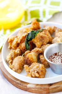 Asian Popcorn Chicken - crispy, juicy and delicious Asian fried chicken nuggets. Quick, easy and budget-friendly recipe for the entire family!! | rasamalaysia.com