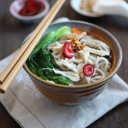 Chinese Chicken Noodle Soup Recipe. Hearty, yummy, and healthy. Make this easily at home with store-bought ingredients | rasamalaysia.com