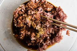 Chinese Lion’s Head Pork Meatballs Cooking Process | omnivorescookbook.com