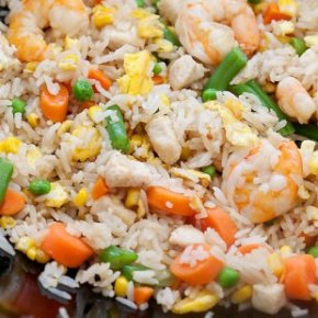 Fried Rice - easy and delicious Chinese fried rice recipe with rice, eggs, chicken, and shrimp. SO MUCH better and healthier than takeout | rasamalaysia.com