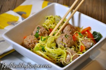 Healthy bowl of zucchini noodles and meatballs recipe