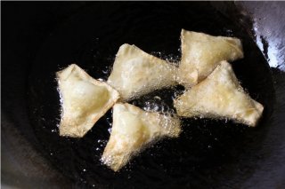 How to make Crab Rangoon (Cheese Wonton) | 炸蟹角