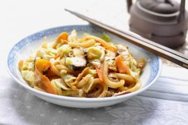 Japanese Stir-Fry Udon Noodles with Cabbage