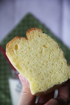Paper-wrapped Mini Sponge Cake Recipe. Soft, cottony, pillowy, and airy, the best sponge cake EVER, wrapped in cute paper cups | rasamalaysia.com
