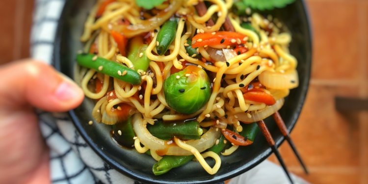 Chinese egg noodles stir fry recipe