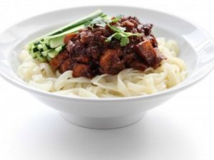 zhajiangmian chinese noodle dish